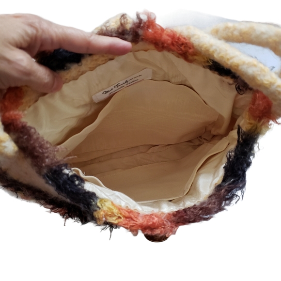 Vintage Handmade Wool Handbag - Picture 8 of 11